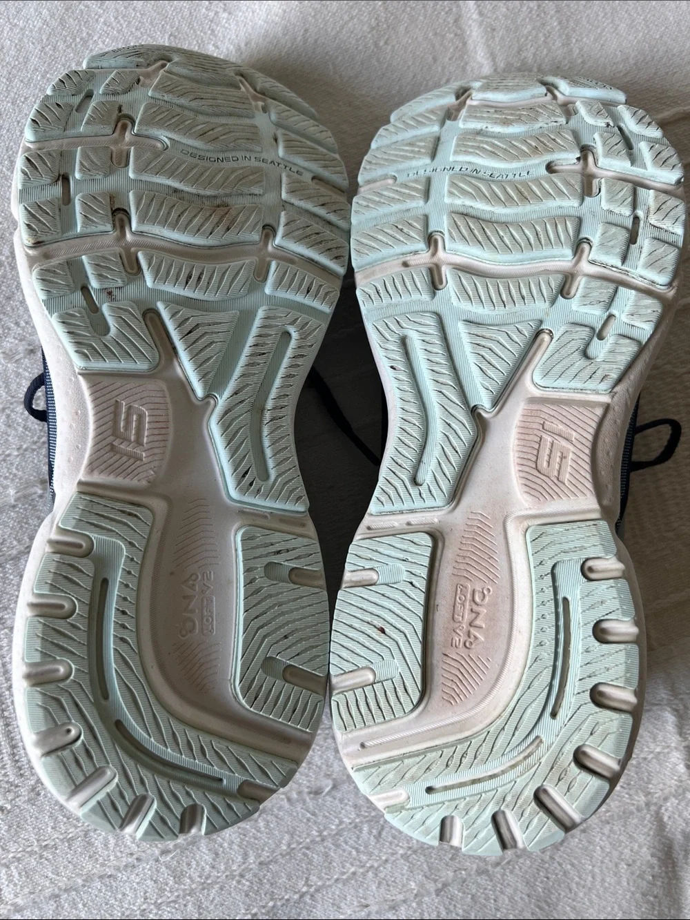 Brooks Ghost 15 Women’s Navy and White Athletic Running Shoes